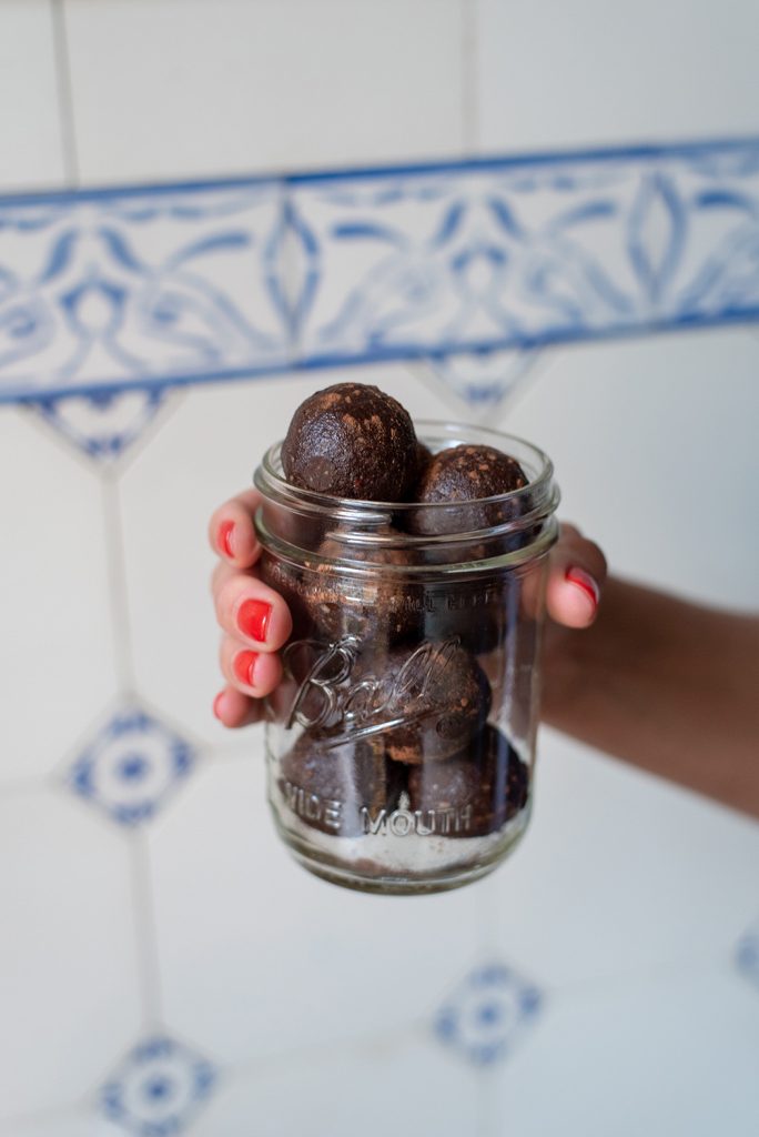 Grundrezept für gesunde Pralinen: Energy Balls | Schoko Haselnuss Energy Balls03