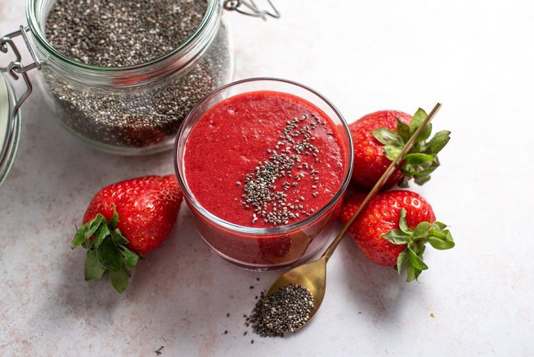 Erdbeer-Chia-Marmelade ohne raffinierten Zucker