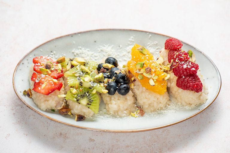 süßes Sushi mit Obst ohne zugesetzten Zucker