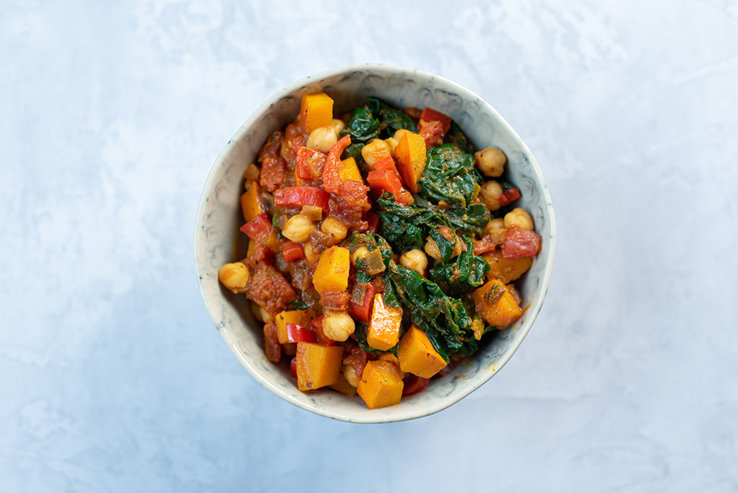 Kürbis-Curry mit Kichererbsen und Spinat einfach &amp; vegan