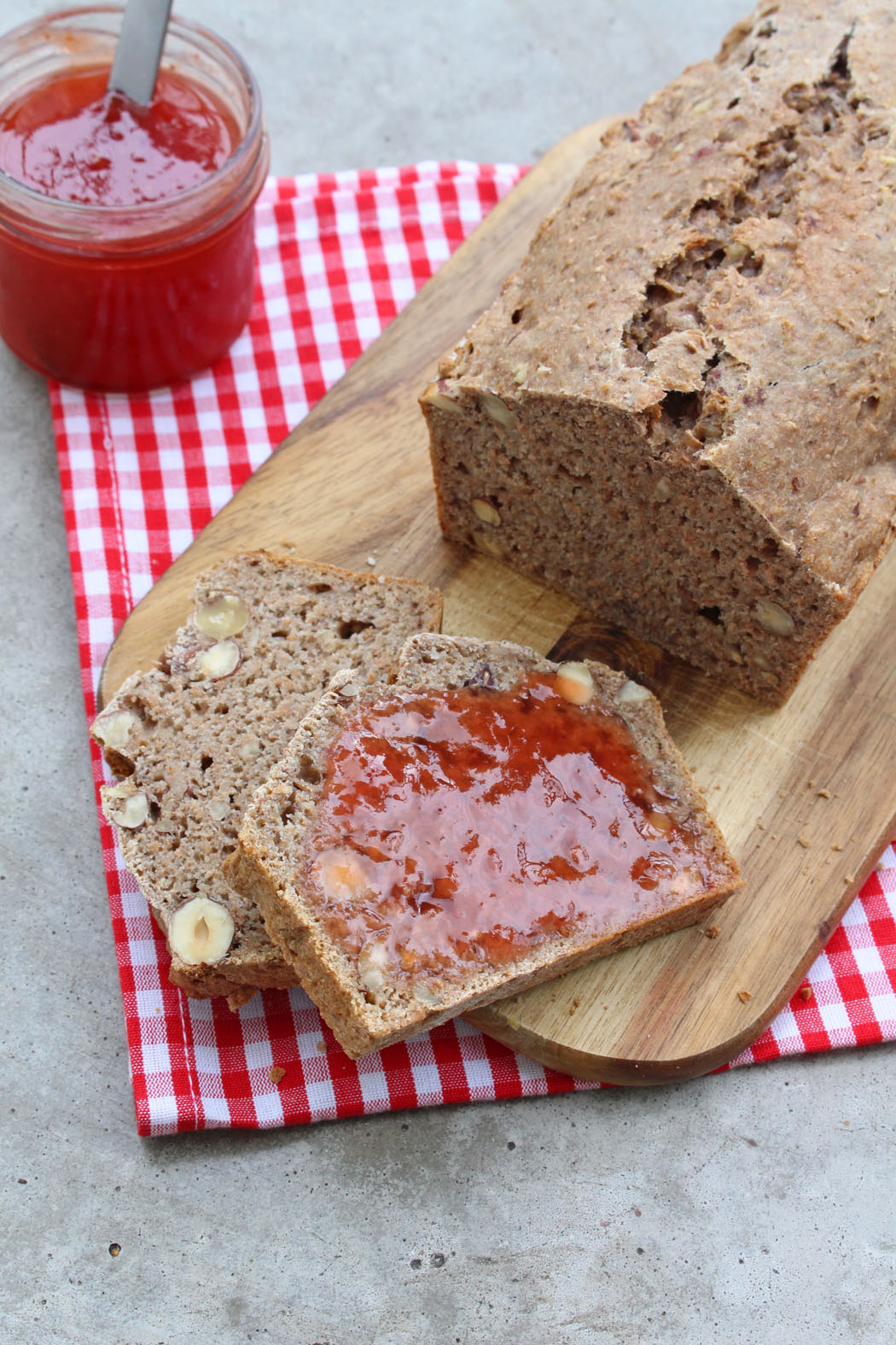 Rezept: Banana Bread mit Haselnüssen {ohne zugesetzten Zucker} | 5 Banana Bread2