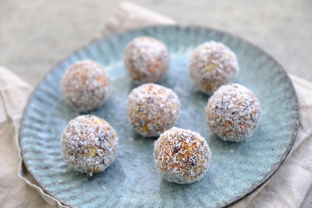 Rezept: Gesunde Carrot Cake Energy Balls | Carrot Cake Energy Balls01