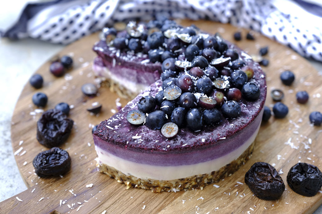 Blaubeer Kokos Torte mit kalifornischen Trockenpflaumen01