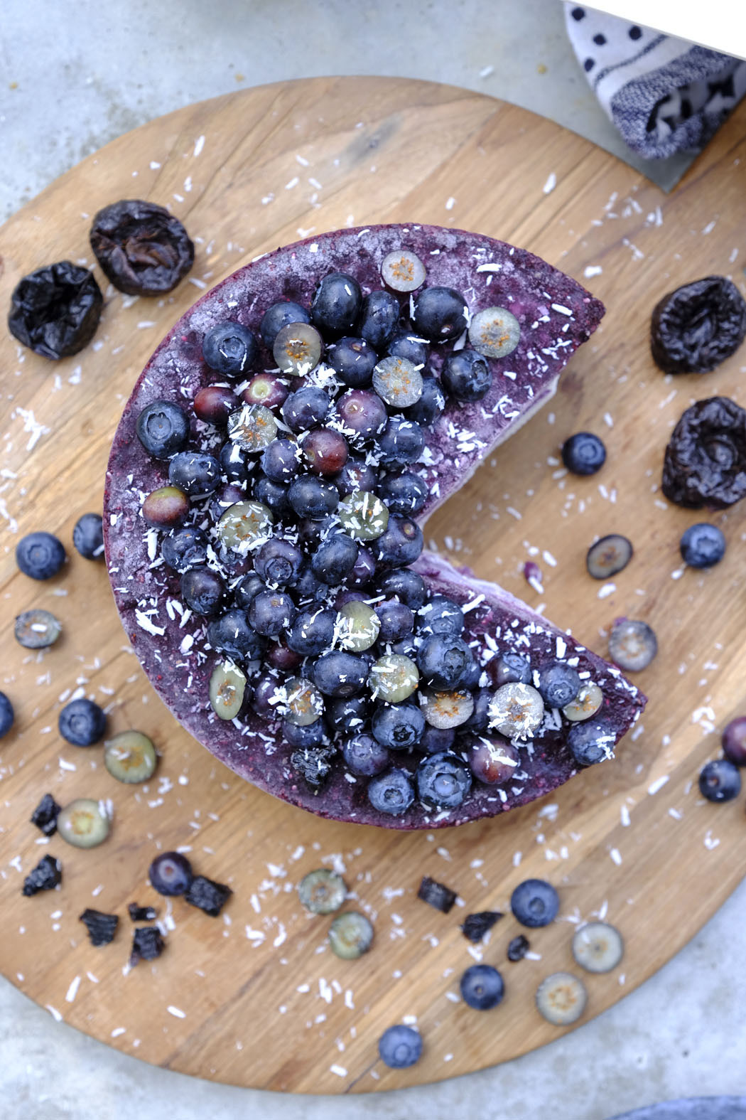 Blaubeer Kokos Torte mit kalifornischen Trockenpflaumen03