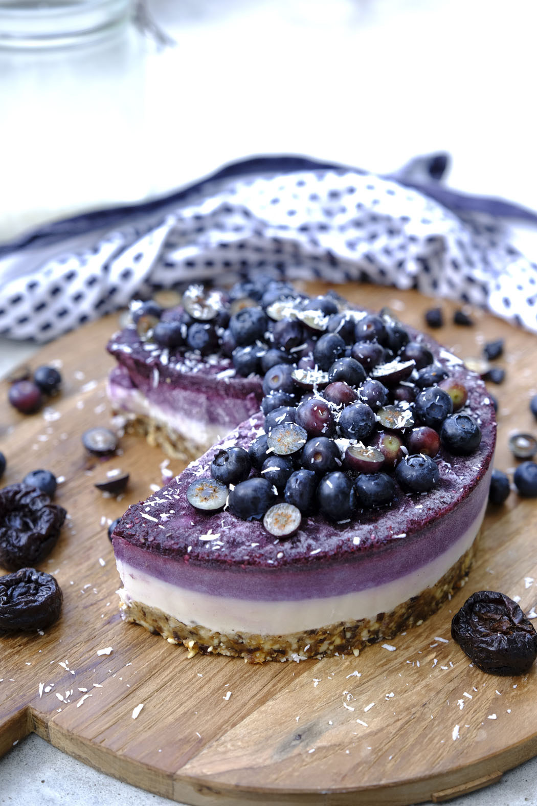 Blaubeer Kokos Torte mit kalifornischen Trockenpflaumen05