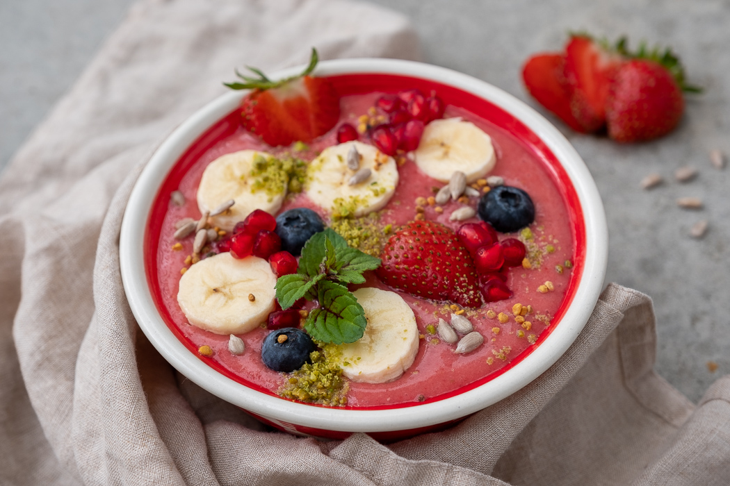 Glow Smoothie Bowl Banane Erdbeere02