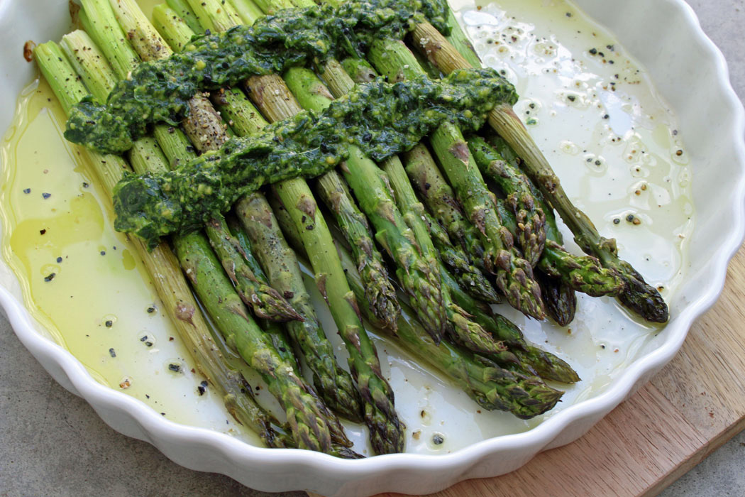 Ofenspargel mit Wildkräuterpesto1