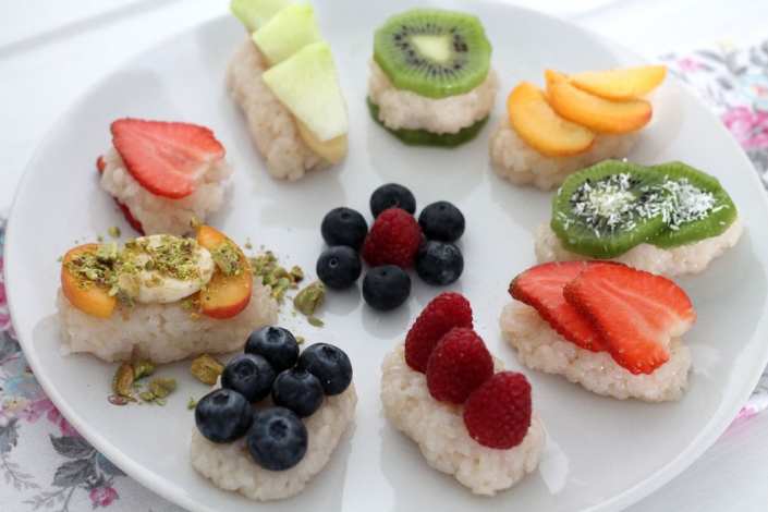 Süßes Sushi mit Obst als Dessert oder Hauptspeise {ohne Zucker ...