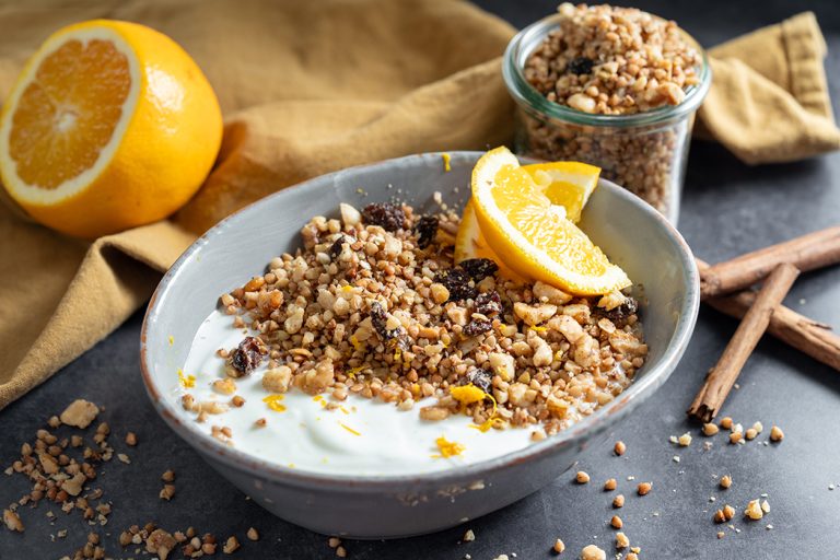 Lebkuchen-Granola ohne Zucker (DIY Geschenk für Weihnachten)