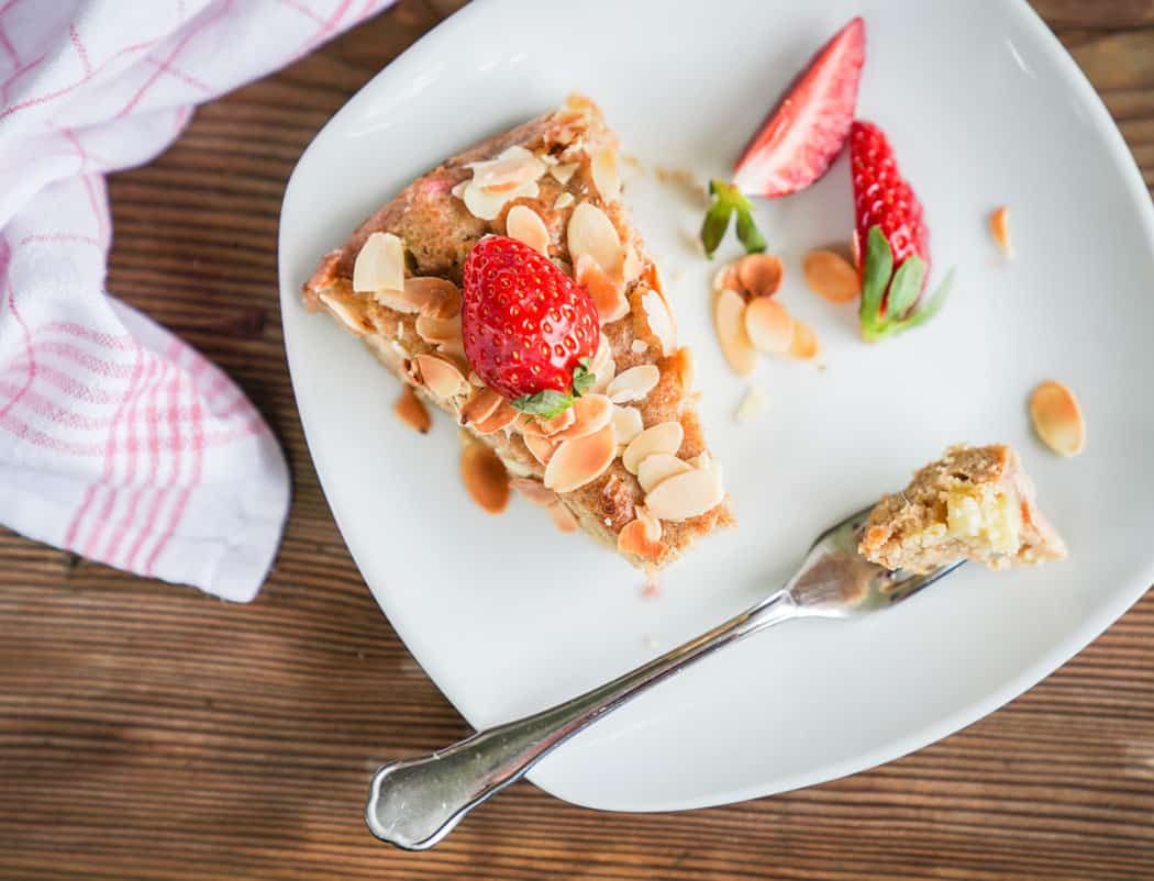 Rezept Erdbeer Rhabarber Kuchen Mit Selbstgemachtem Marzipan Ohne Zucker Projekt Gesund Leben