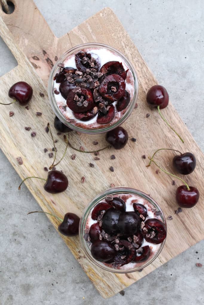 Schoko-Kirsch Overnight Oats ohne Zucker