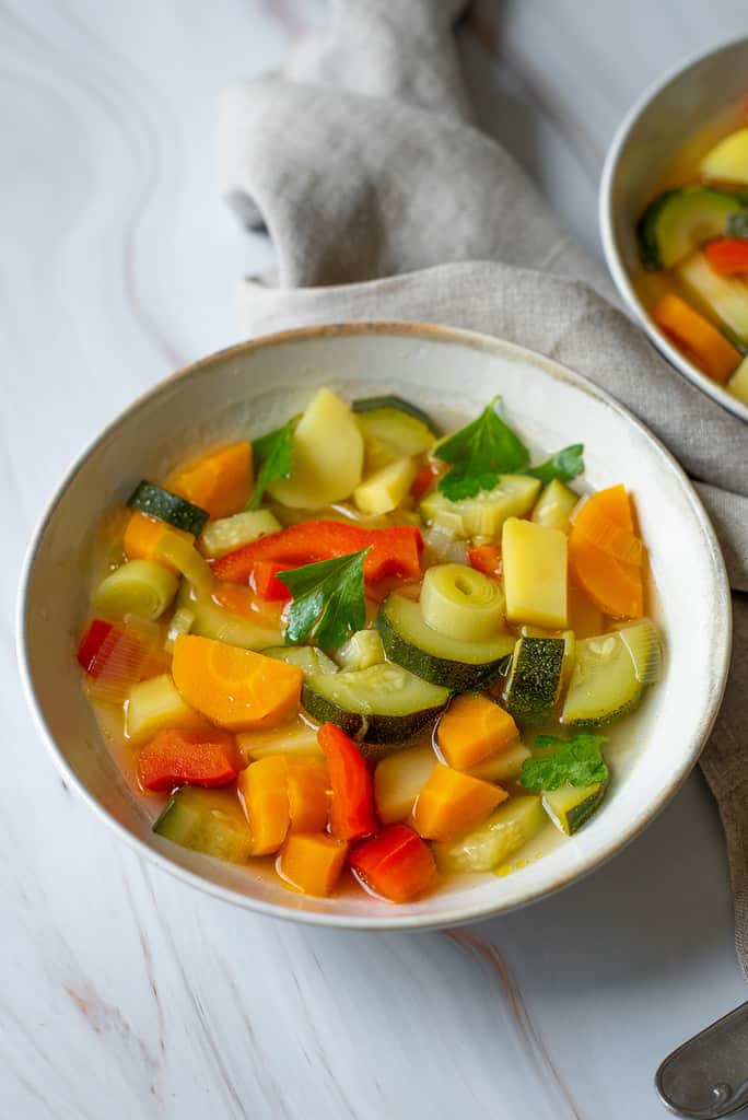 Schnelle und einfache Gemüse-Suppe