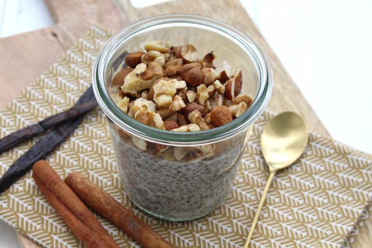 Chia-Pudding mit Vanille, Zimt und Kokosmilch