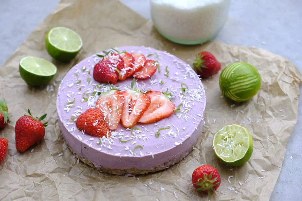Rezept: Cremige Erdbeertorte ohne Zucker ("no bake cake") | 7 Cremige Erdbeertorte01 5