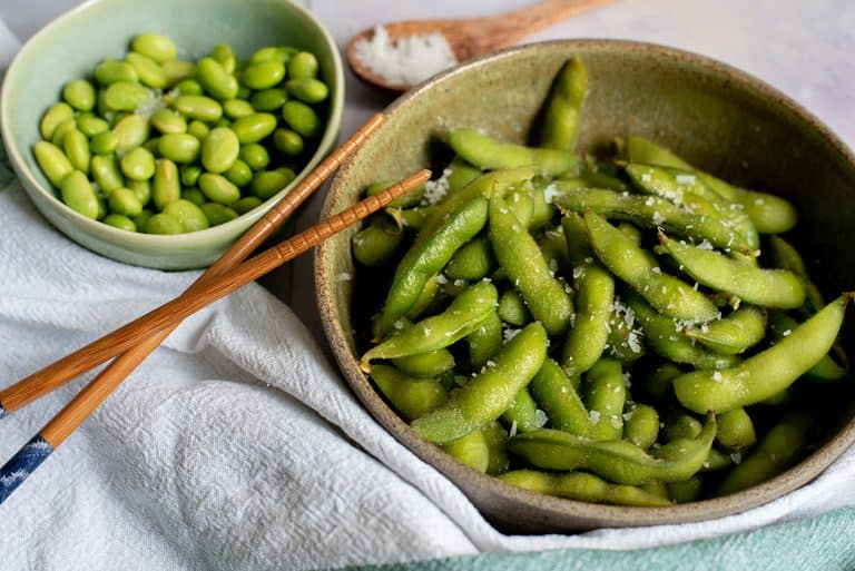 Gesunde Snacks » Edamame mit Meersalz Rezept