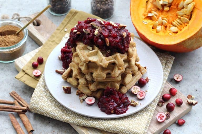 Kürbiswaffeln mit Cranberry-Kompott
