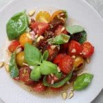 Schneller mediterraner Tomatensalat 10