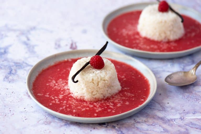 Vanille-Kokos-Milchreis mit Himbeersauce