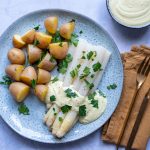 Weißer Spargel mit Kartoffeln und Cashew Sauce-Hollandaise