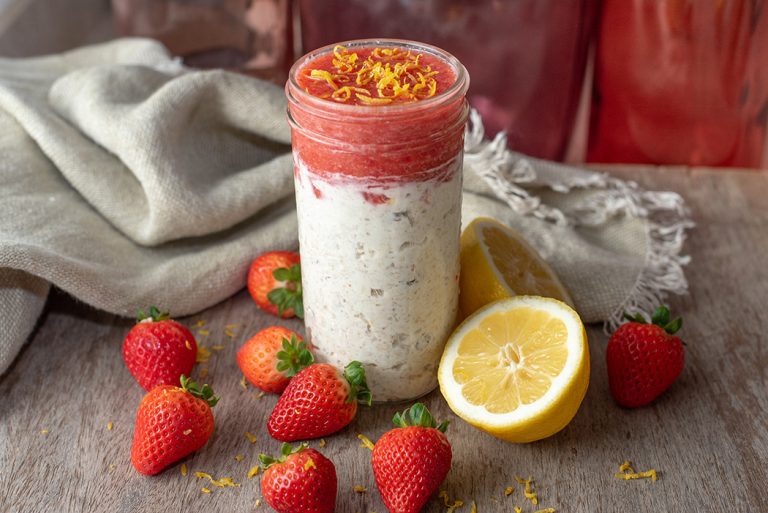 Bircher-Müsli mit Erdbeerpüree