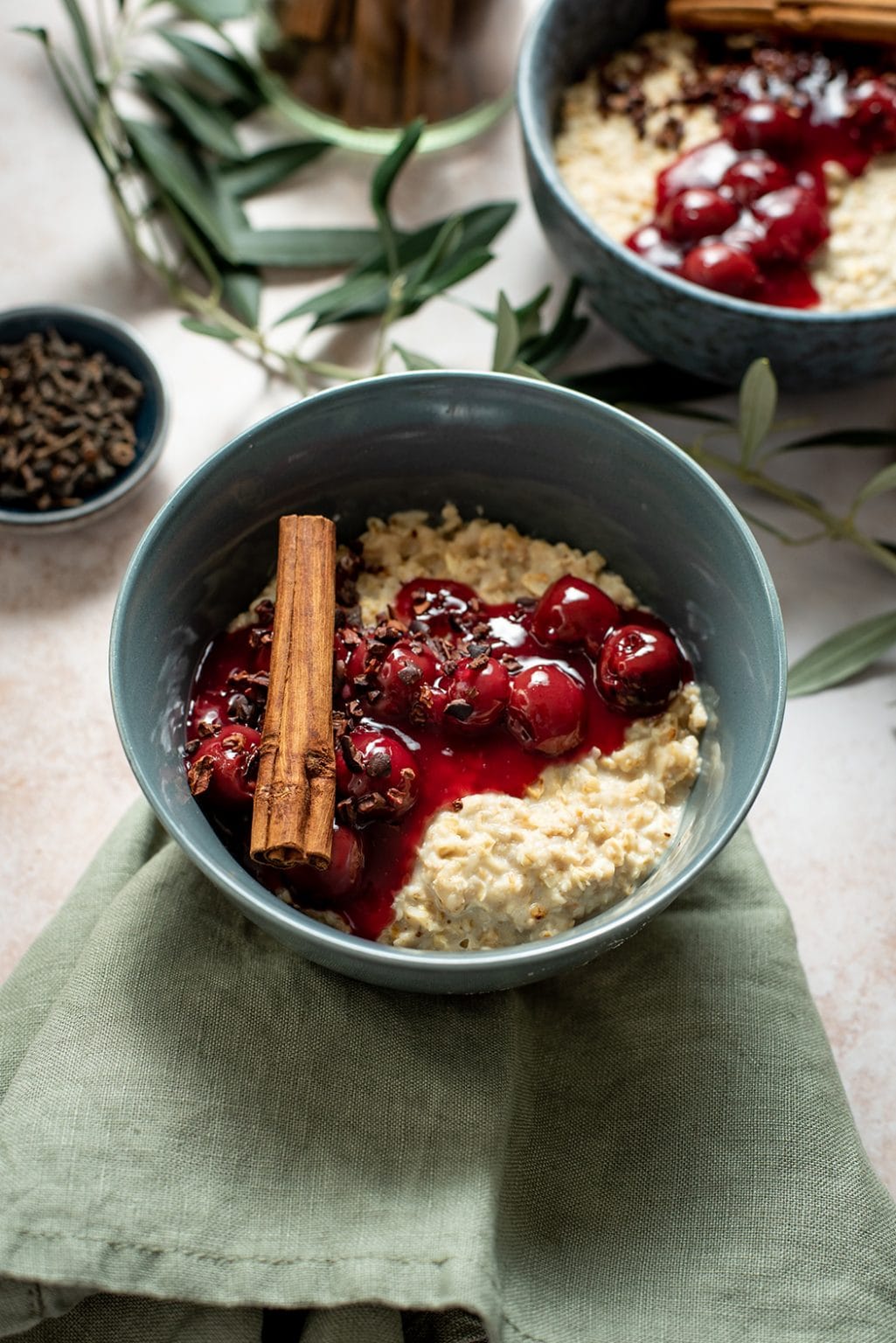 Rezept » Cremiger Porridge mit heißen Kirschen