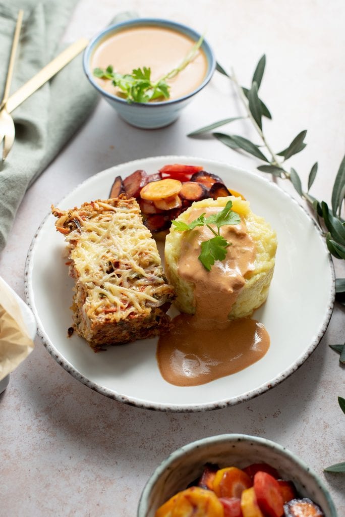 Nussbraten mit Moehren und Kartoffelpueree02