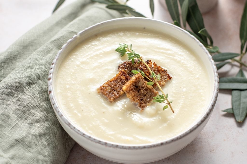 Schwarzwurzel Suppe mit Vanille Croutons01