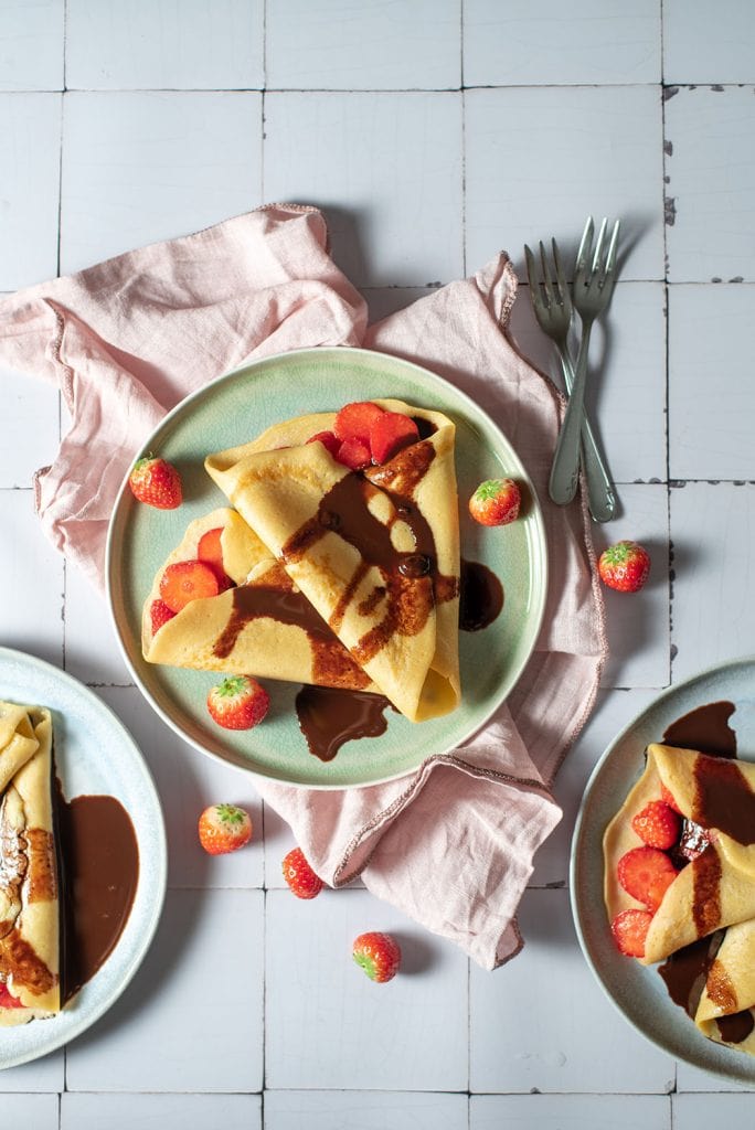 Crepes mit Erdbeeren und Schokosauce02