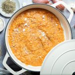 One-Pot-Gericht mit Reis und Tomaten